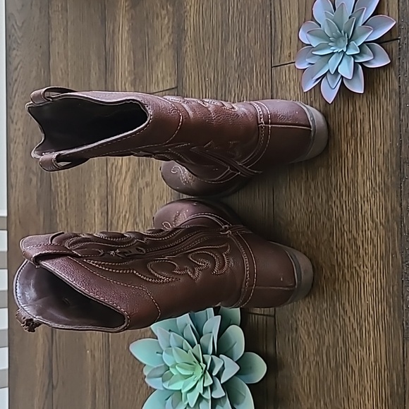 Cat and Jack Kids' Montana Zipper Western Cowgirl Boots Brown size 1 - Picture 6 of 6